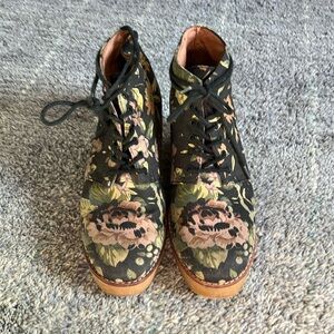 2010s Wedge Sneaker, Size 8